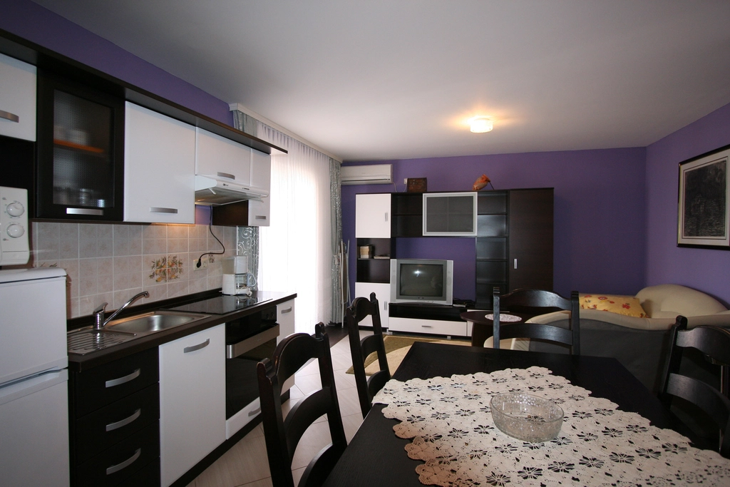 1-Bedroom Apartment in Soline for Up to 4