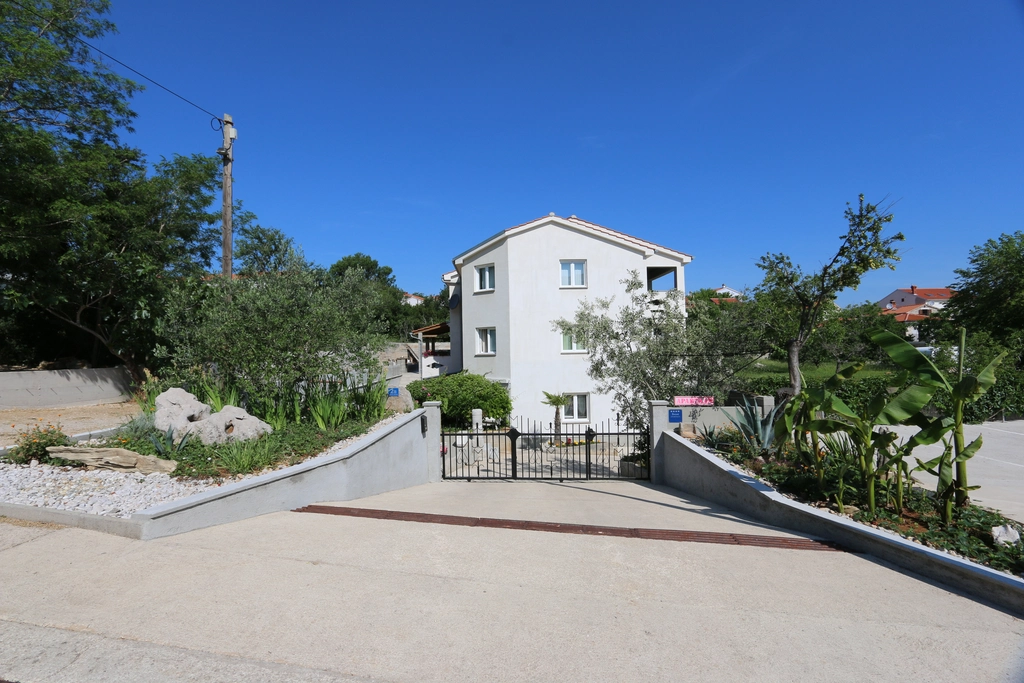 Apartment in Šilo for Up to 3 Guests
