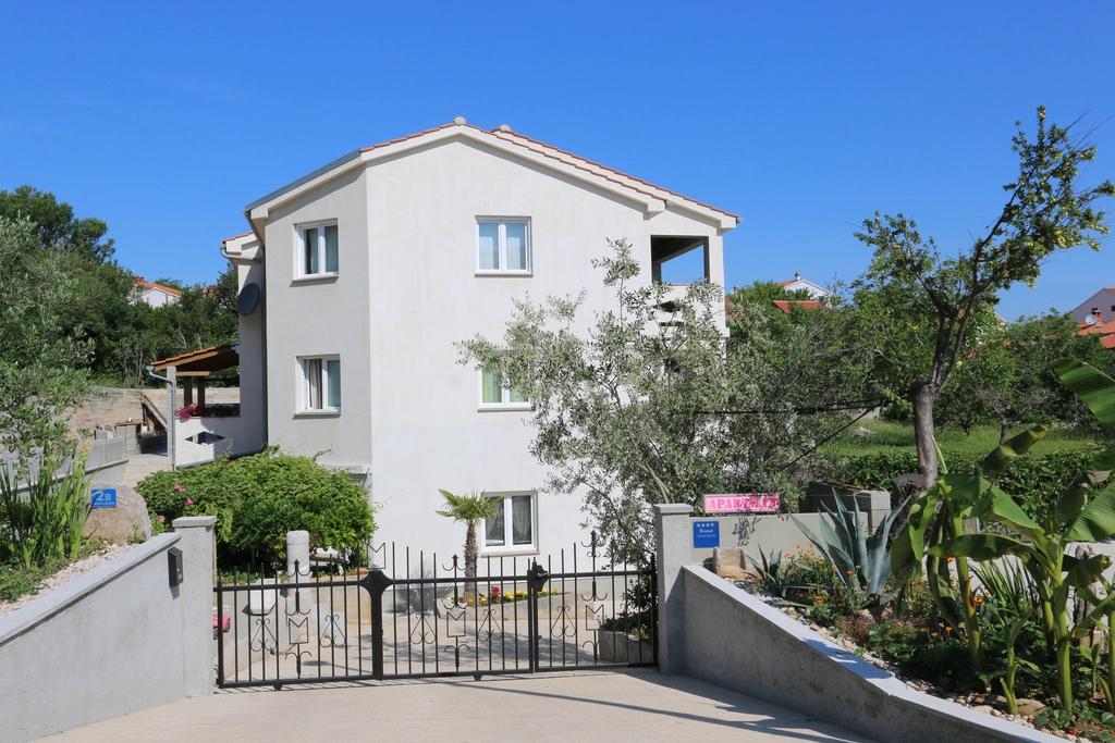 Apartment in Šilo for Up to 3 Guests