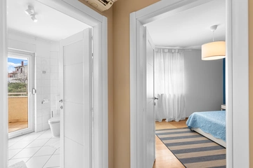 2-Bedroom Apartment with Sea View in Štinjan