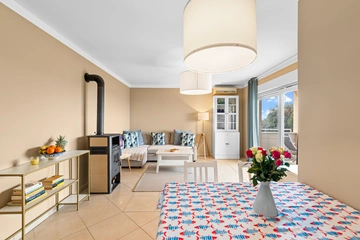 2-Bedroom Apartment with Sea View in Štinjan