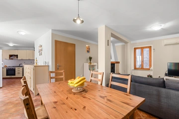 Renovated Townhouse in Buje for up to 7