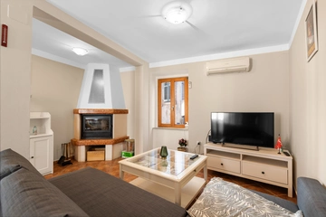 Renovated Townhouse in Buje for up to 7