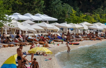 Split Sea-View Apartment for Up to 5 Guests