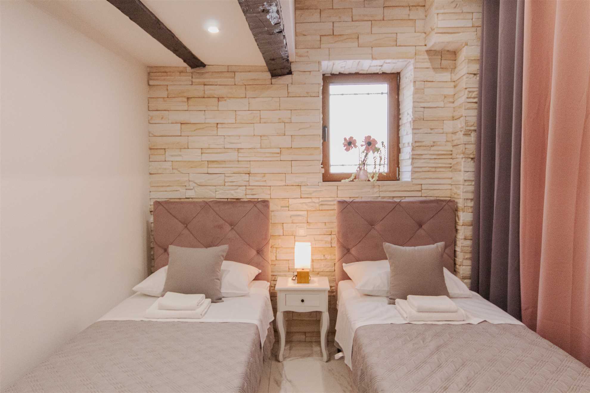 Room Adam in the hart of the Old town