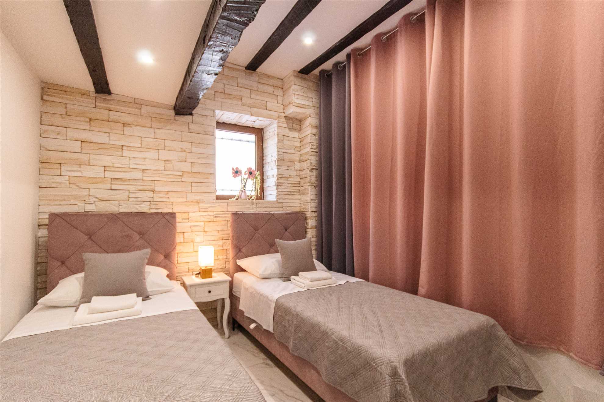 Room Adam in the hart of the Old town