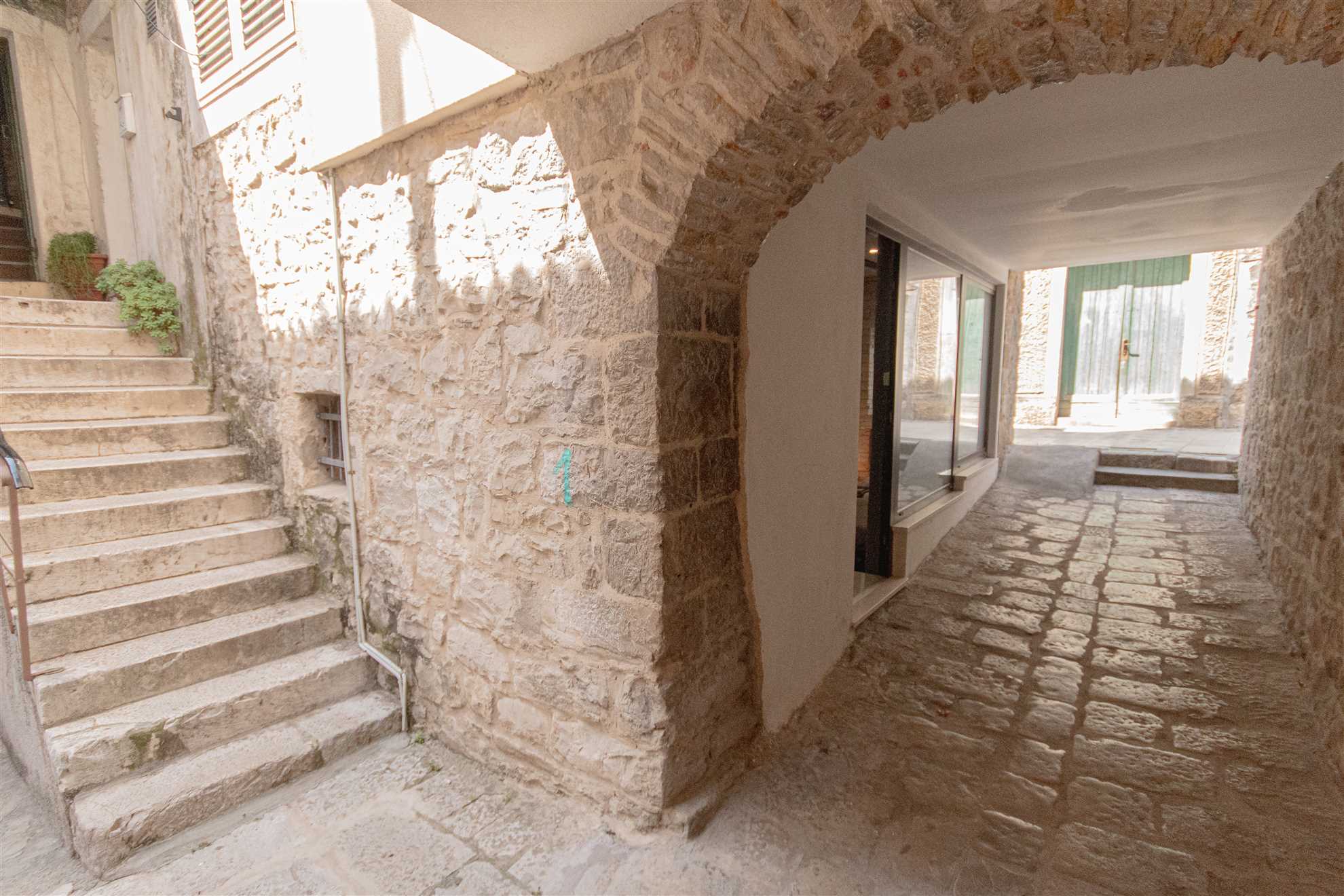 Room Adam in the hart of the Old town