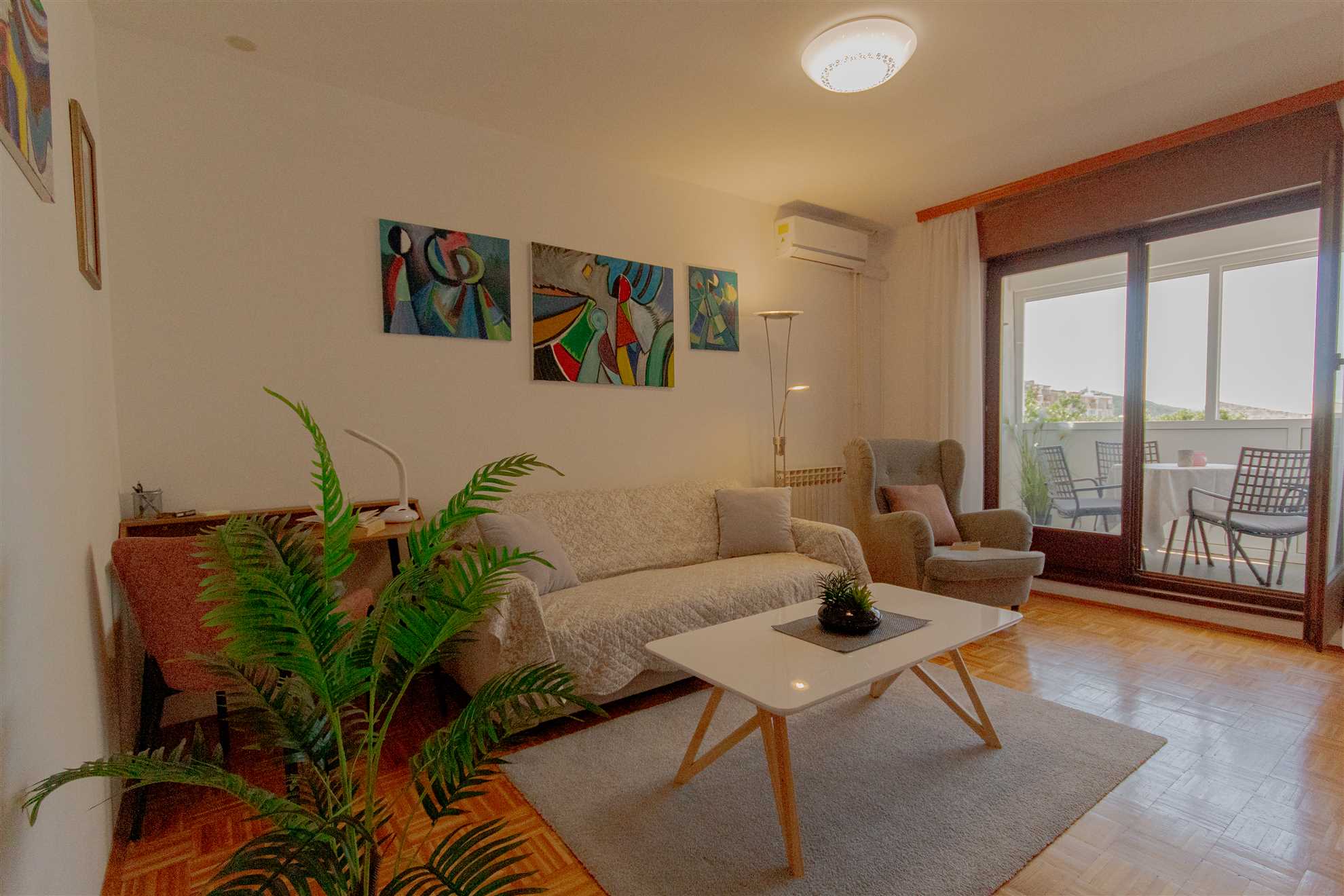 Large stylish apartment Ankica,free public parking