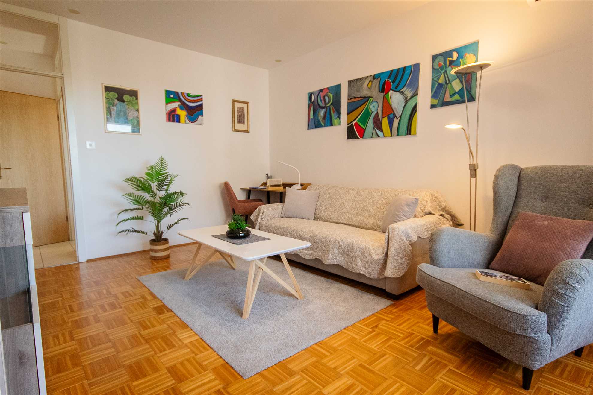 Large stylish apartment Ankica,free public parking