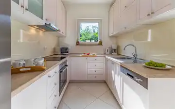 3-Bedroom Villa for up to 8 Guests in Pula