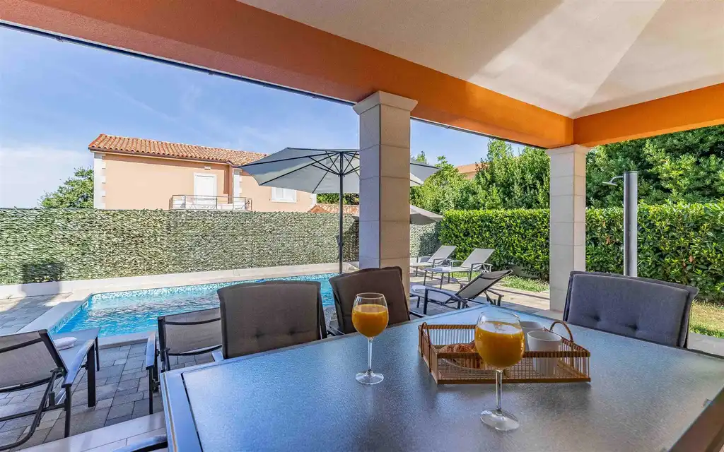 3-Bedroom Villa for up to 8 Guests in Pula