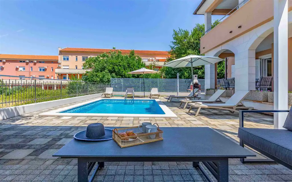 Four-Bedroom Villa for up to 10 Guests in Pula