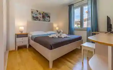 4-Bedroom Villa with Pool & Jacuzzi in Pula