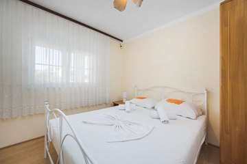 3-Bedroom Apartment for 4–5 in Šibenik