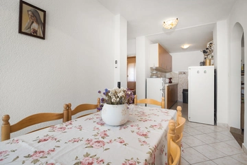 3-Bedroom Apartment for 4–5 in Šibenik
