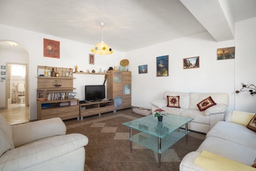 3-Bedroom Apartment for 4–5 in Šibenik