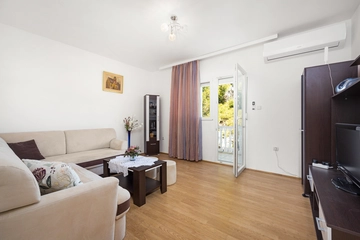 Šibenik 3-Bedroom Apartment for 4–5 Guests