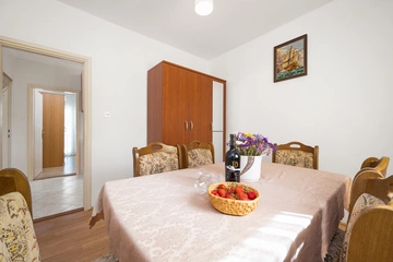 Šibenik 3-Bedroom Apartment for 4–5 Guests