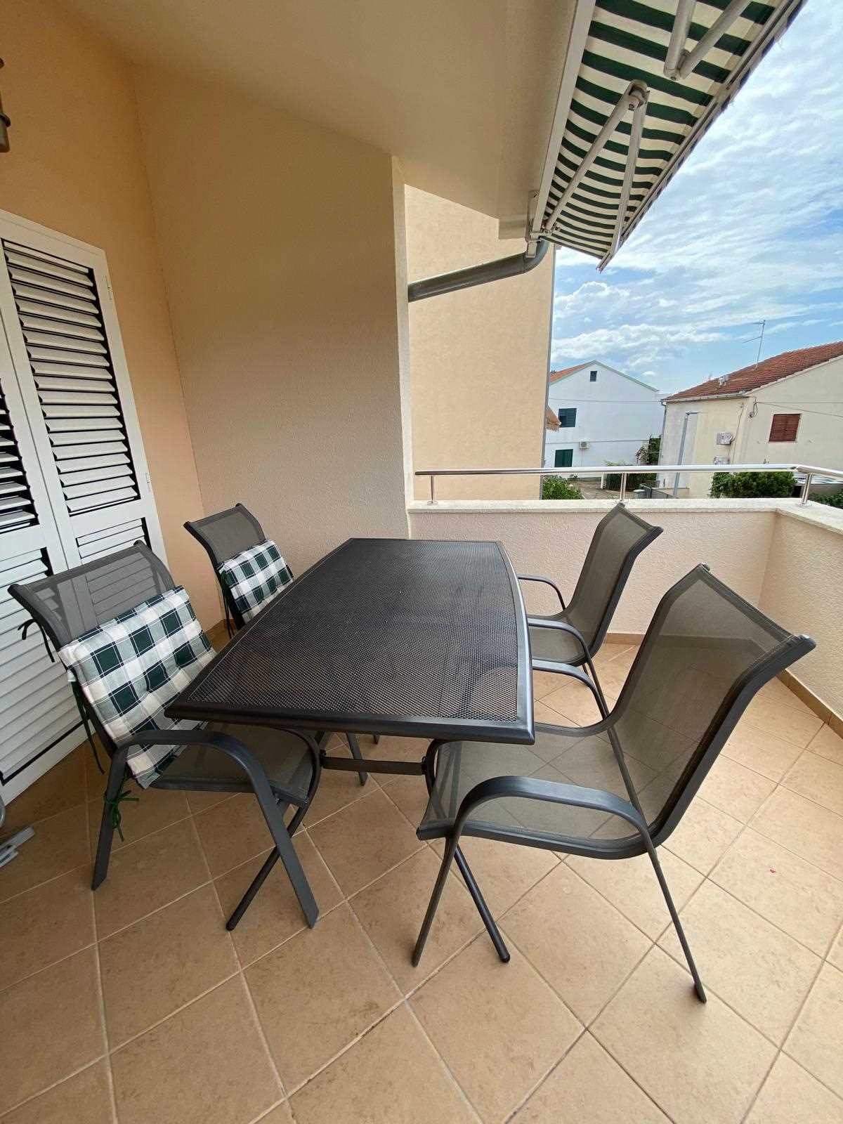 Cosy apartment in Vodice, near the beach