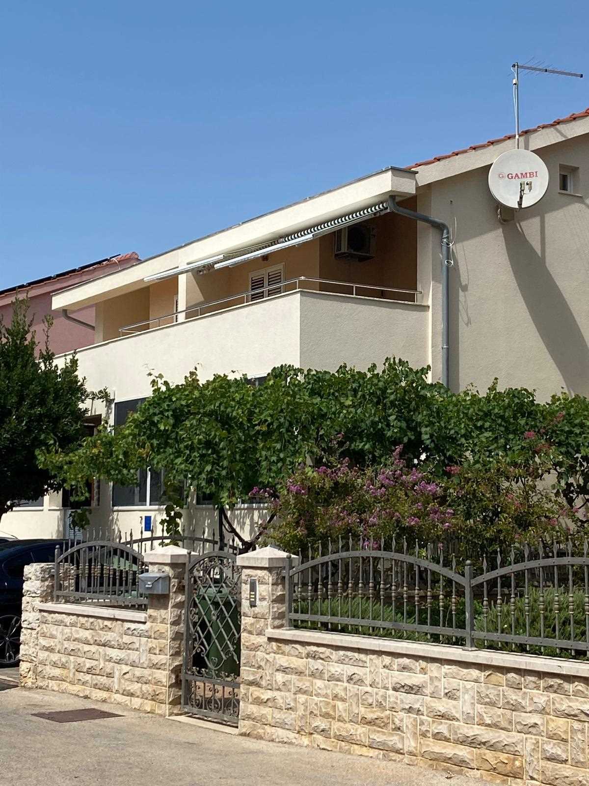 Cosy apartment in Vodice, near the beach