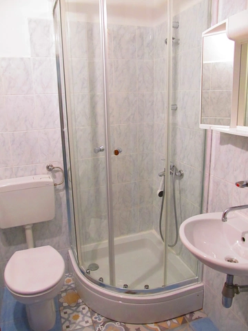 Pet-Friendly 1-Bedroom Apartment for 3 in Veli Lošinj