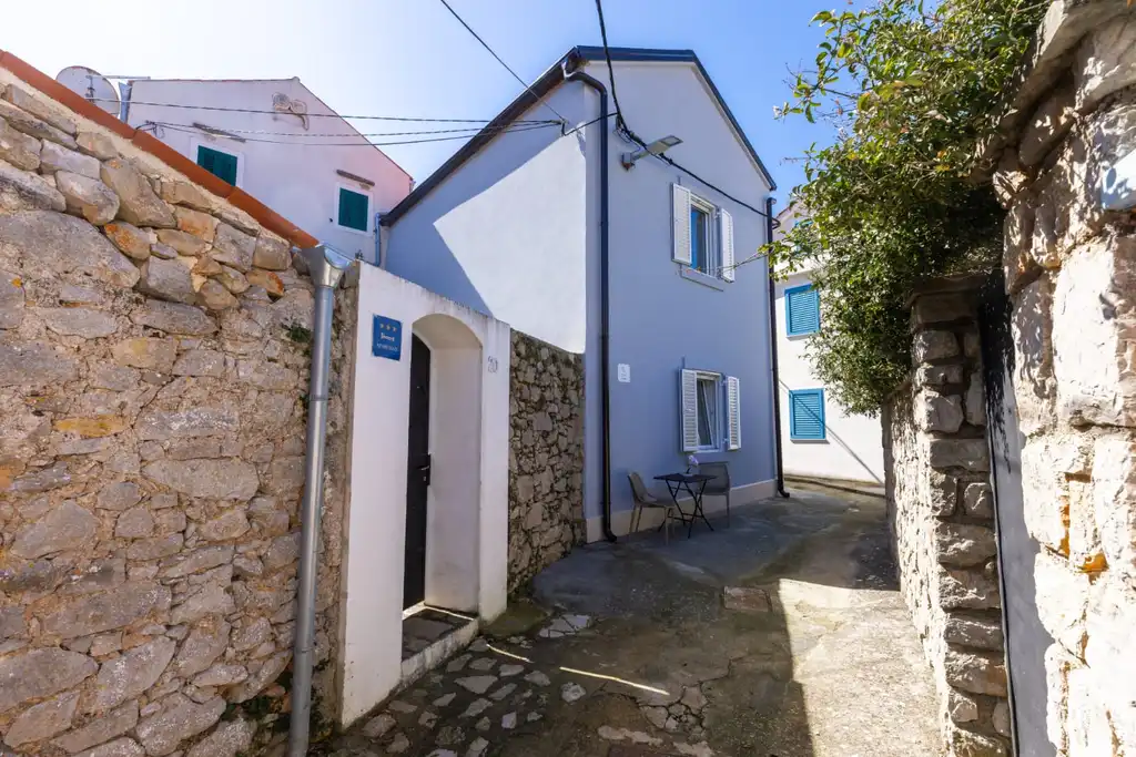1-Bedroom Apartment in Veli Lošinj for Up to 4