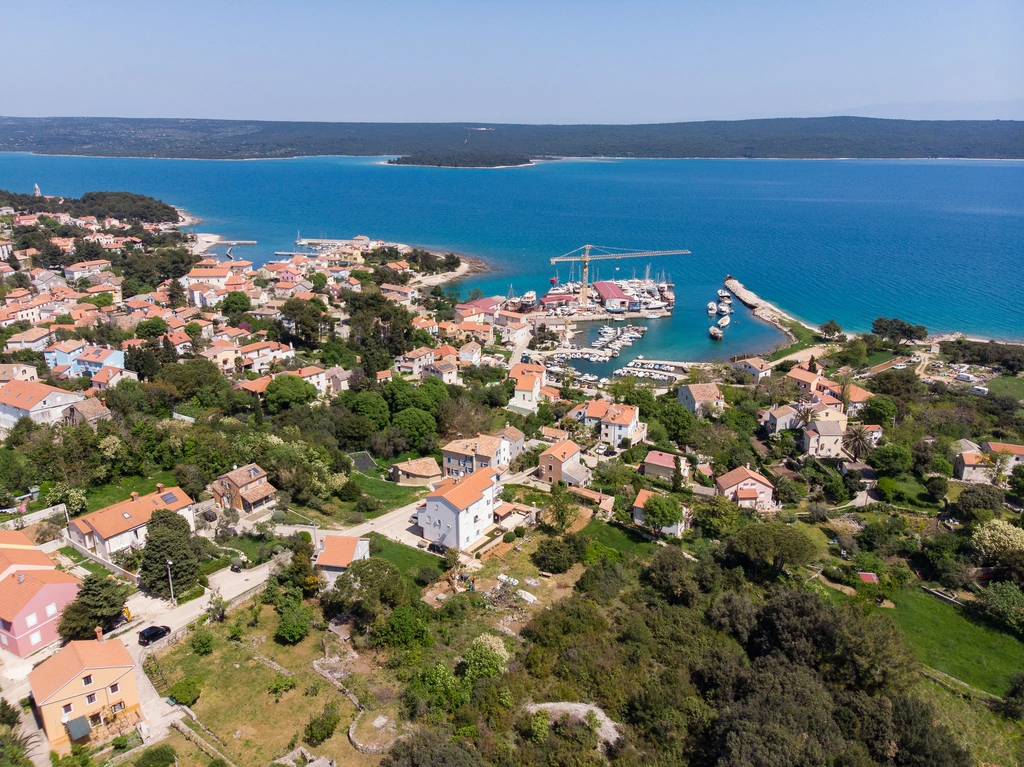 Two-Bedroom Apartment in Nerezine for Up to 5