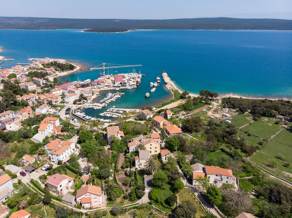 Two-Bedroom Apartment in Nerezine for Up to 5