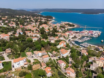 Two-Bedroom Apartment in Nerezine for Up to 5