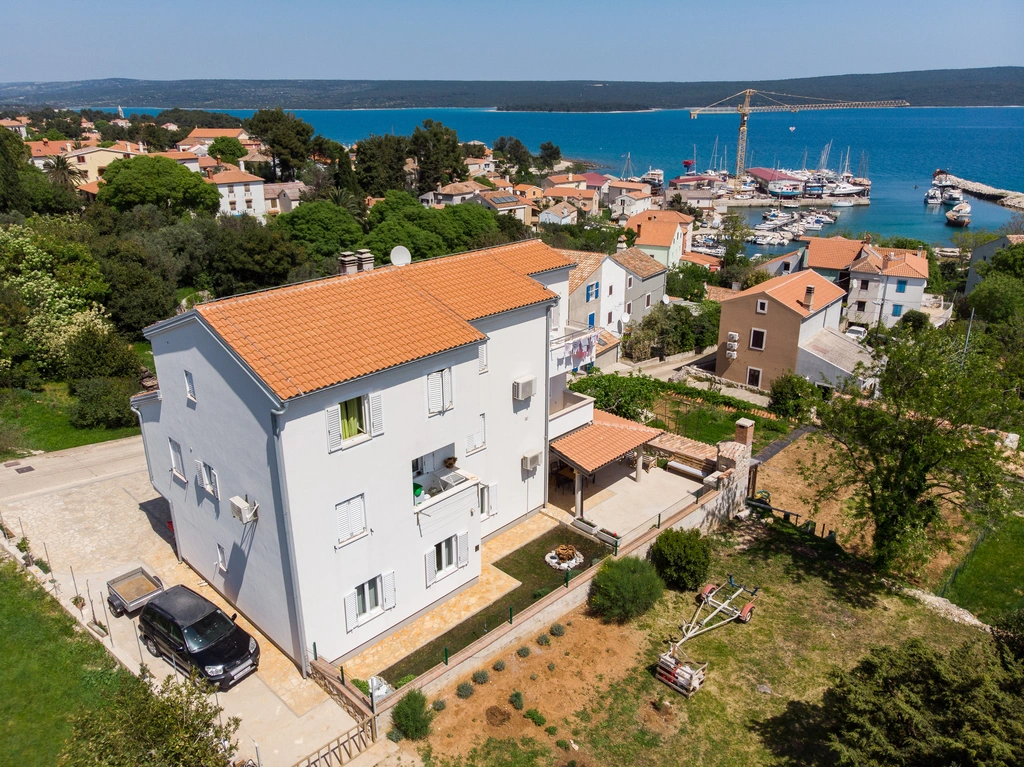 Two-Bedroom Apartment in Nerezine for Up to 5