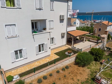 Two-Bedroom Apartment in Nerezine for Up to 5