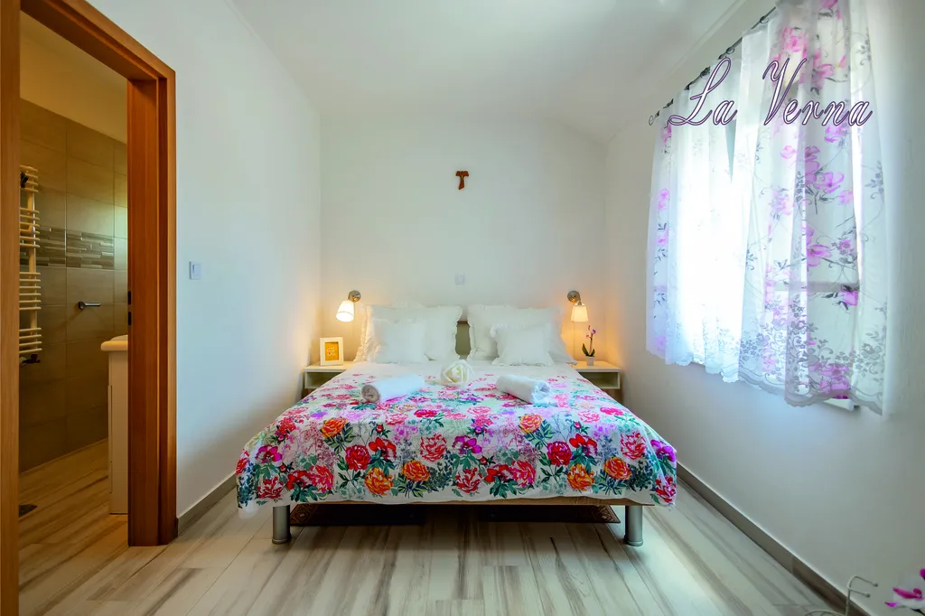 Galovac Villa with Pool for Up to 10 Guests
