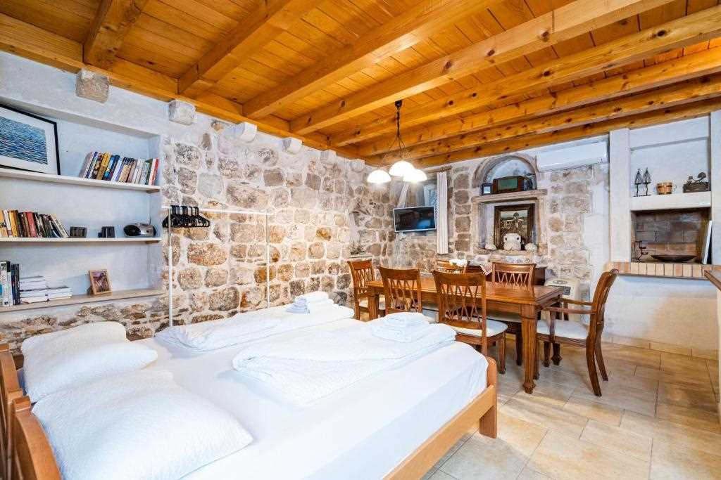 Pupa Studio Apartment