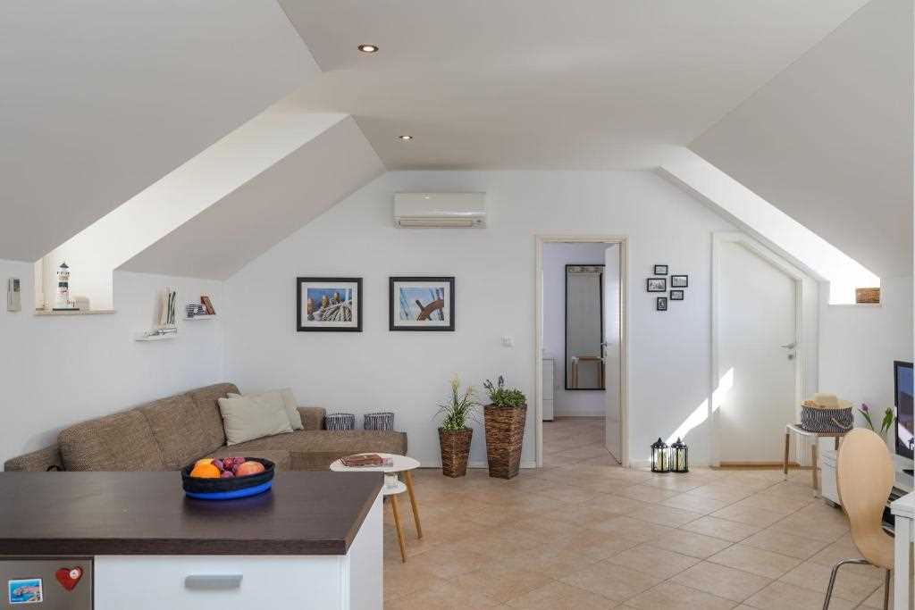 One Bedroom Apartment with Terrace and Sea View Odin - 4
