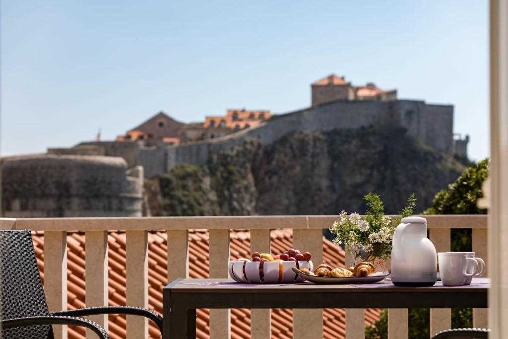 One Bedroom Apartment with Terrace and Sea View Odin - 4