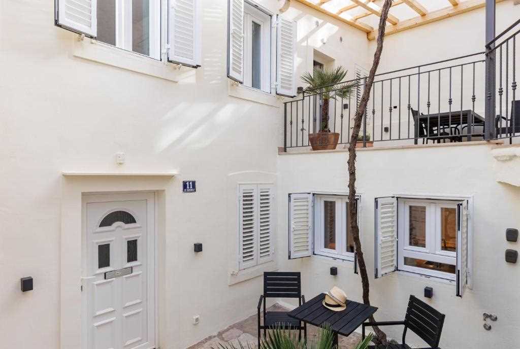 One Bedroom Apartment Odin - 2