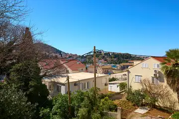 Dubrovnik (Gruž) Apartment with Garden Hot Tub for 5