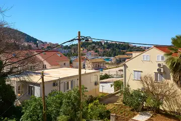 Dubrovnik (Gruž) Apartment with Garden Hot Tub for 5