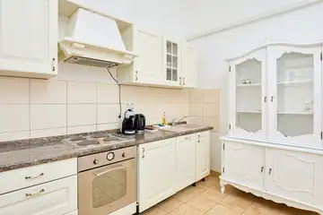 Dubrovnik (Gruž) Apartment with Garden Hot Tub for 5