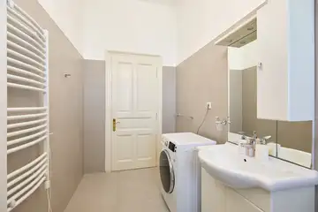 Dubrovnik (Gruž) Apartment with Garden Hot Tub for 5