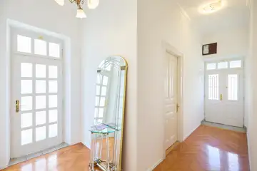 Dubrovnik (Gruž) Apartment with Garden Hot Tub for 5