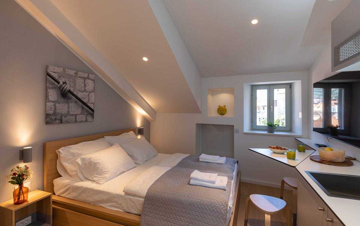 Old Town Apartments U Nikše - Deluxe Studio with City View