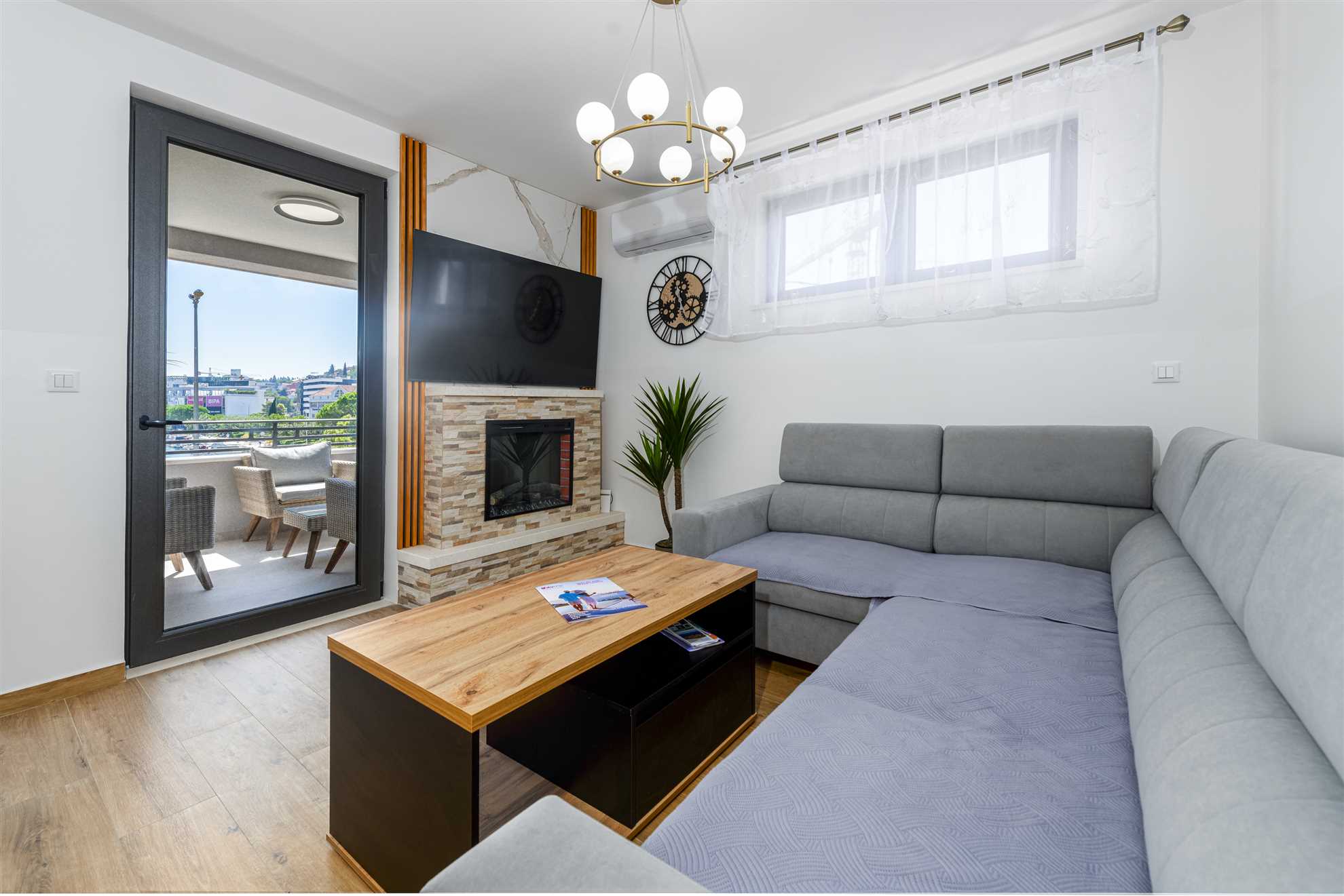 DLC Deluxe Apartment