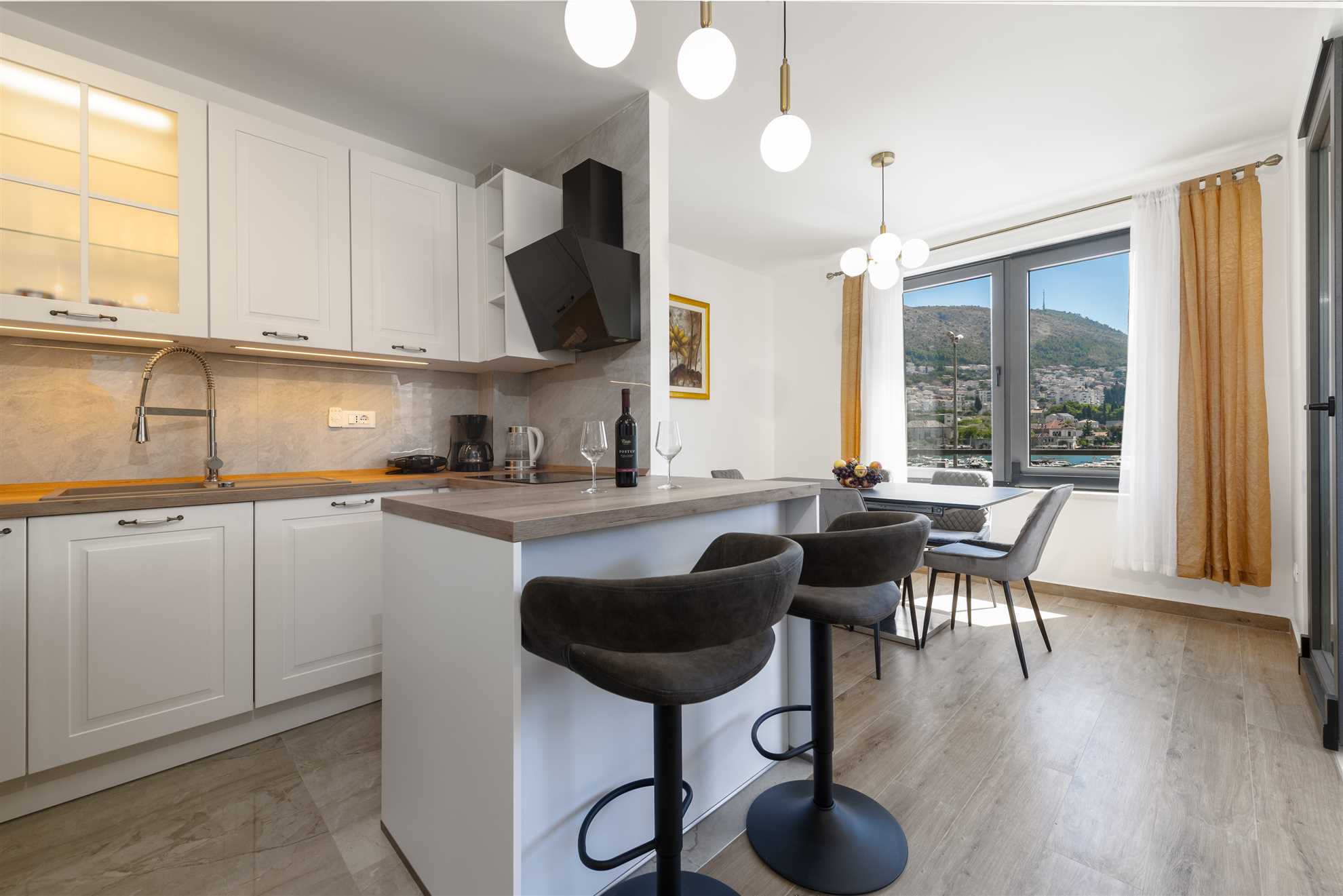 DLC Deluxe Apartment