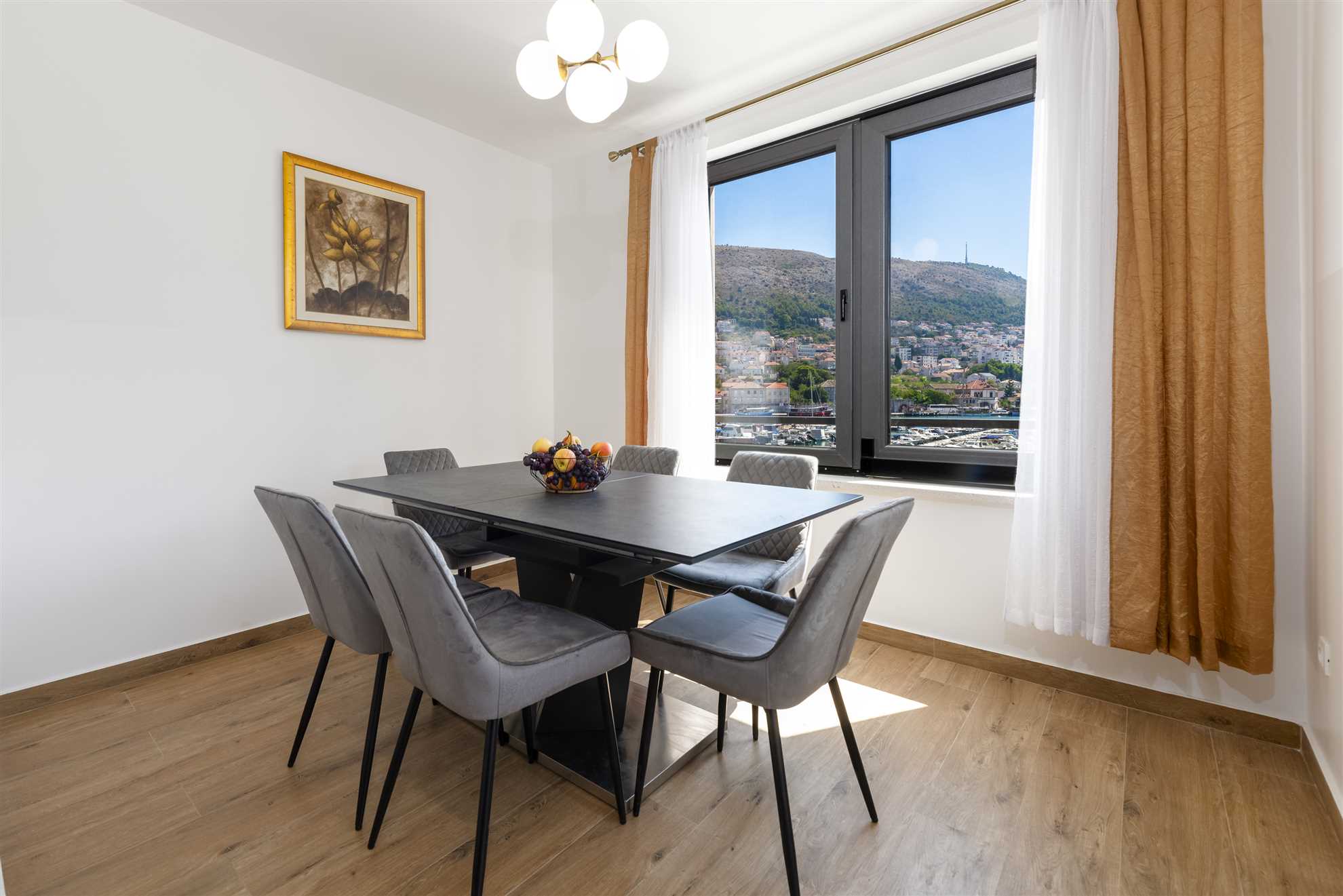 DLC Deluxe Apartment