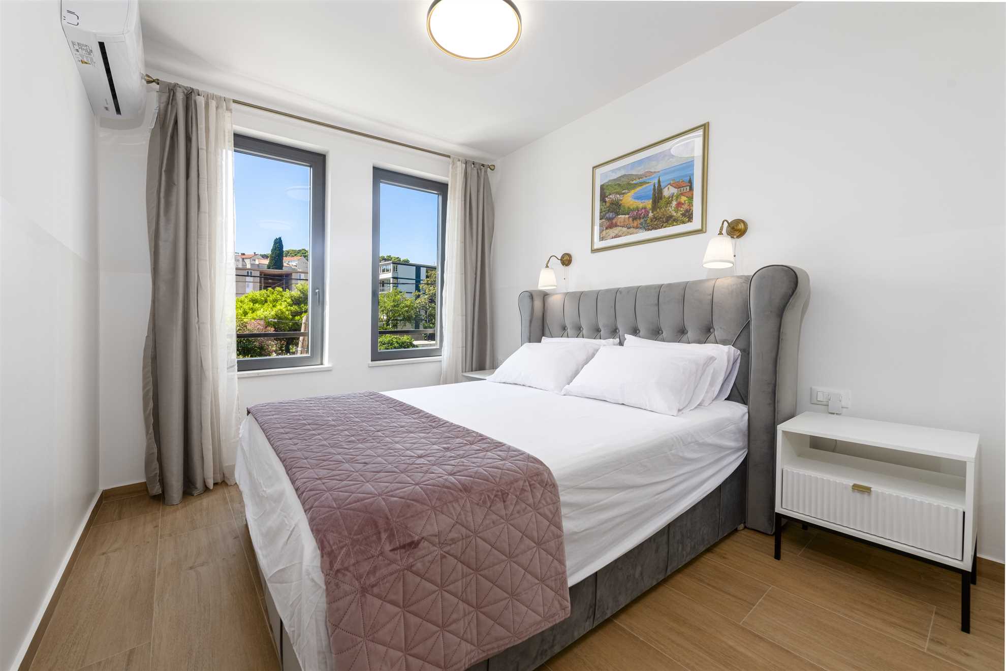 DLC Deluxe Apartment