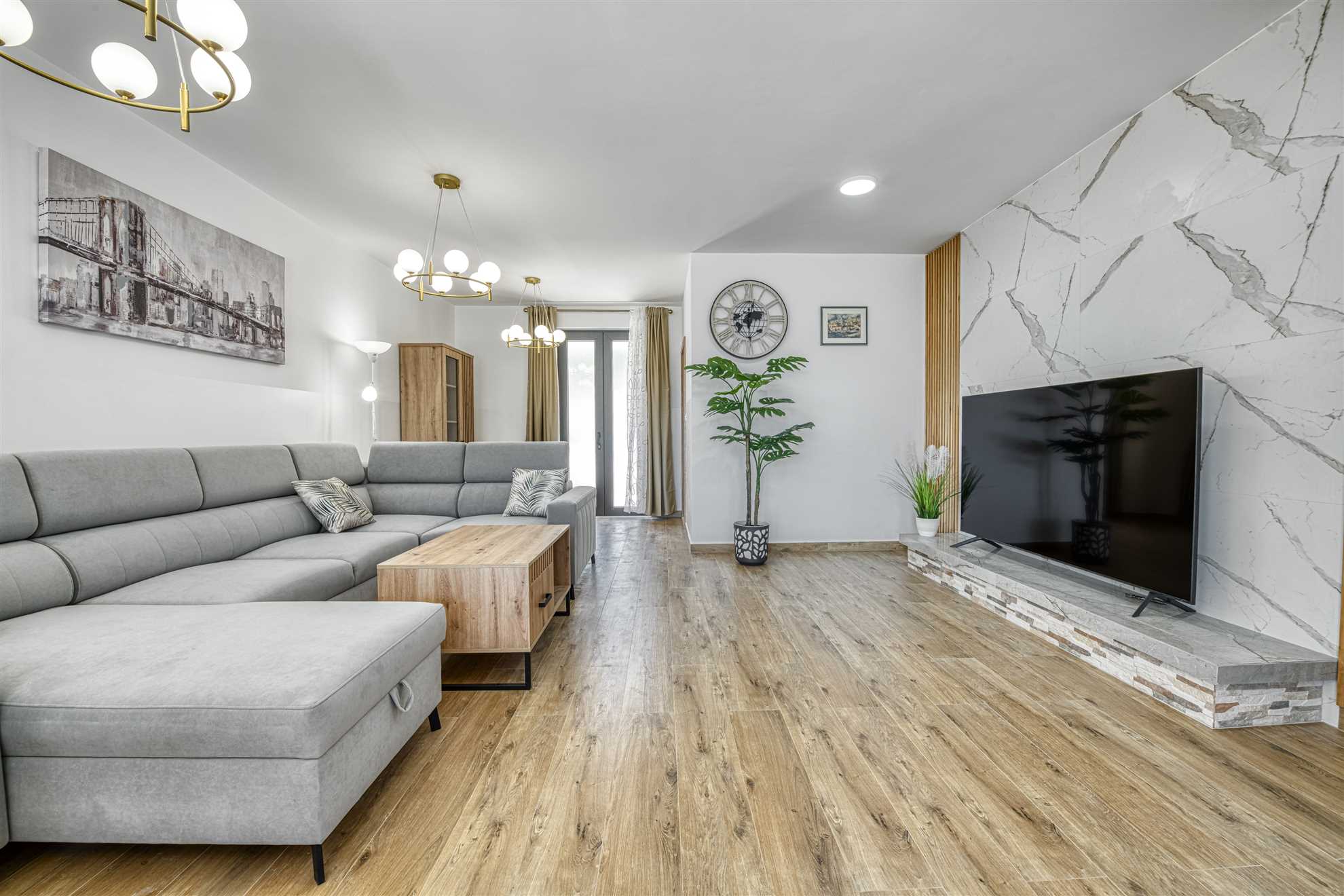 DLC Deluxe Penthouse Apartment