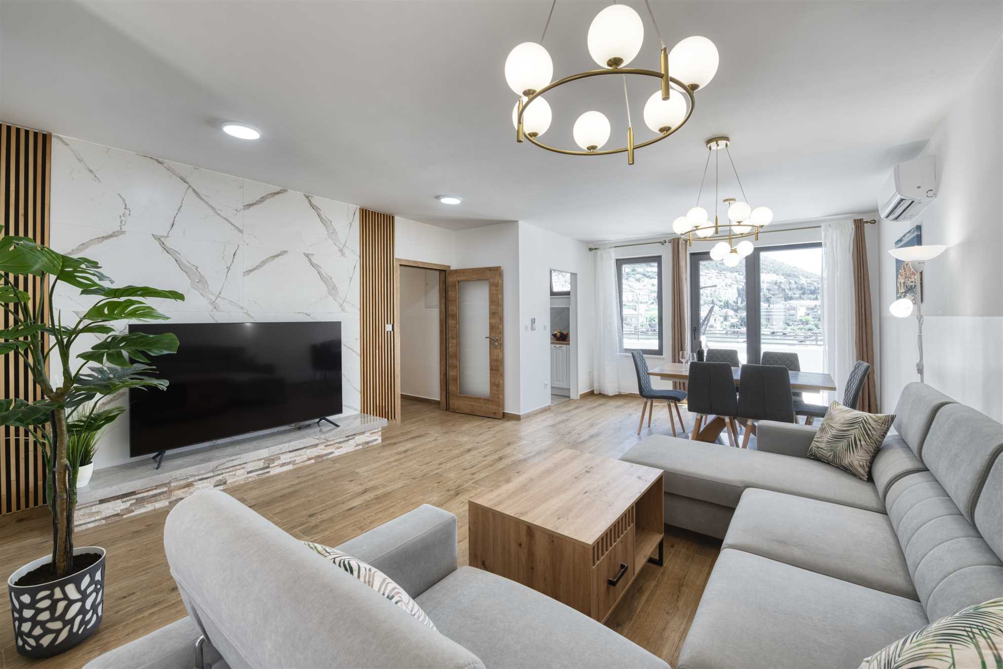 DLC Deluxe Penthouse Apartment
