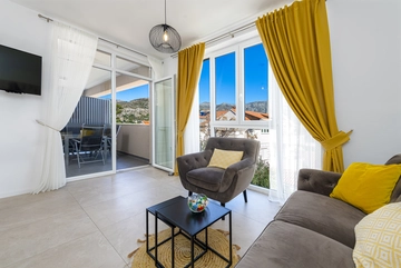 Two-Bedroom Apartment with Sea View in Dubrovnik