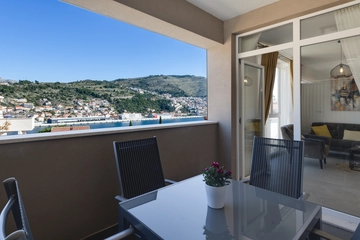 Two-Bedroom Apartment with Sea View in Dubrovnik